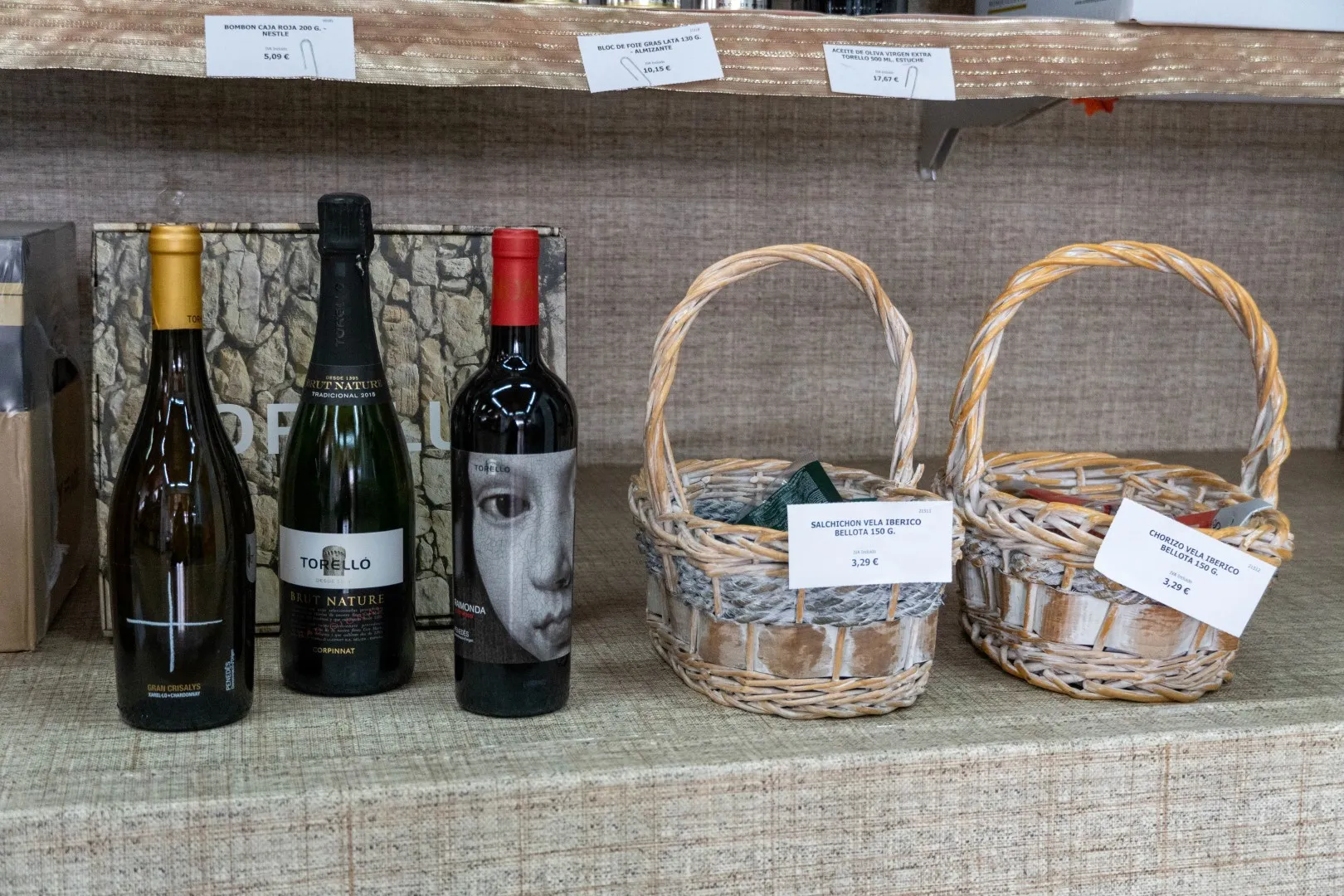 [CESTAS Y VINOS]